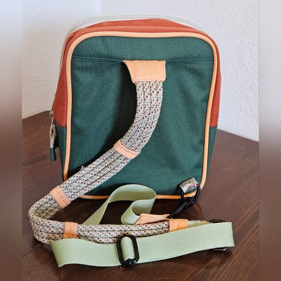 KAVU Pescadero Sling Crossbody Bag - Picture 10 of 11